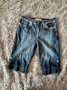Urban Star Bermuda capris shorts Size 6